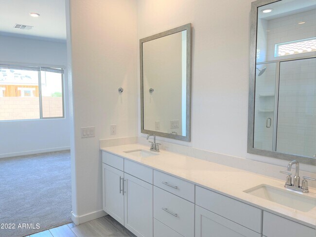 Building Photo - 4018 W la Mirada Dr