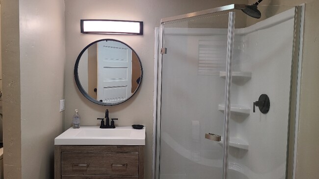 Building Photo - 351 N Main St