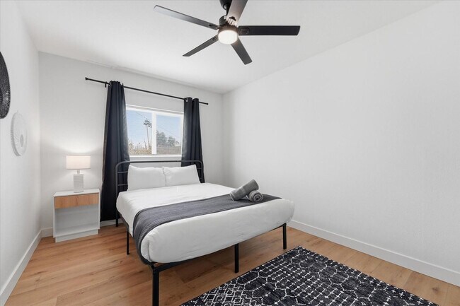 Building Photo - 1548 N Upland Cir