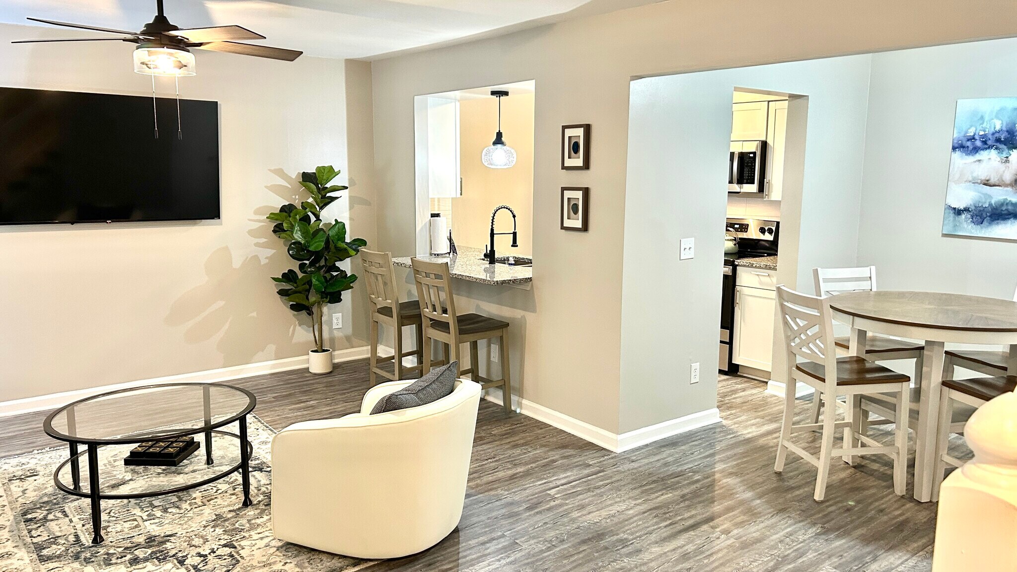 Building Photo - 403 71st Ave N