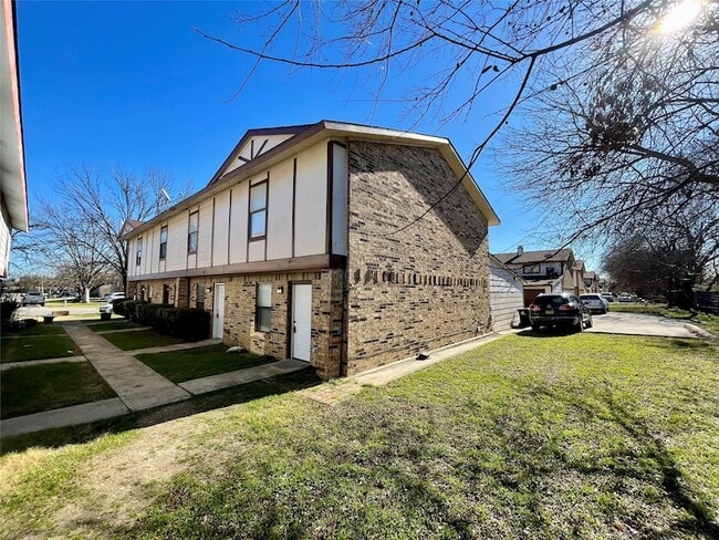 Building Photo - 3063 Olympia Dr