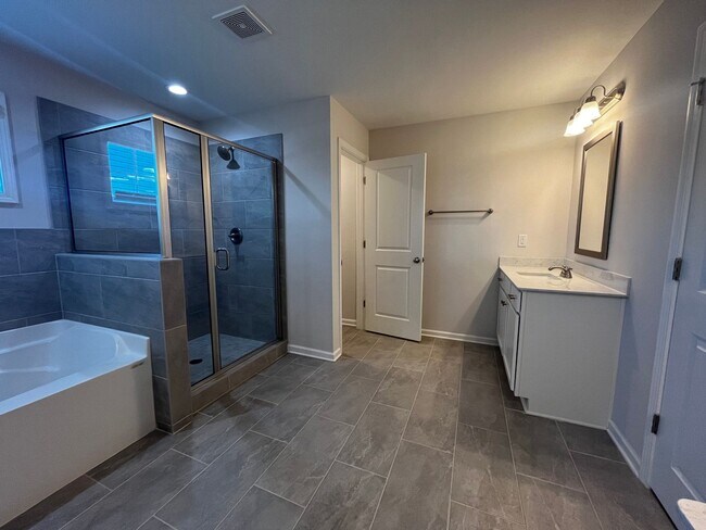 Building Photo - 311 Shoshone Cir