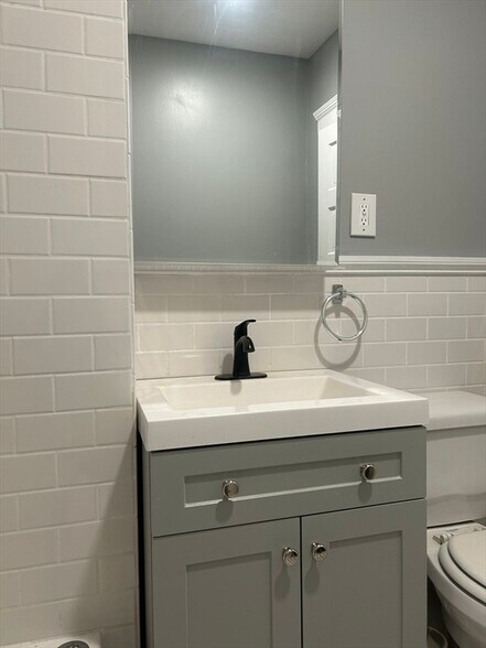 Building Photo - 21 Walter St