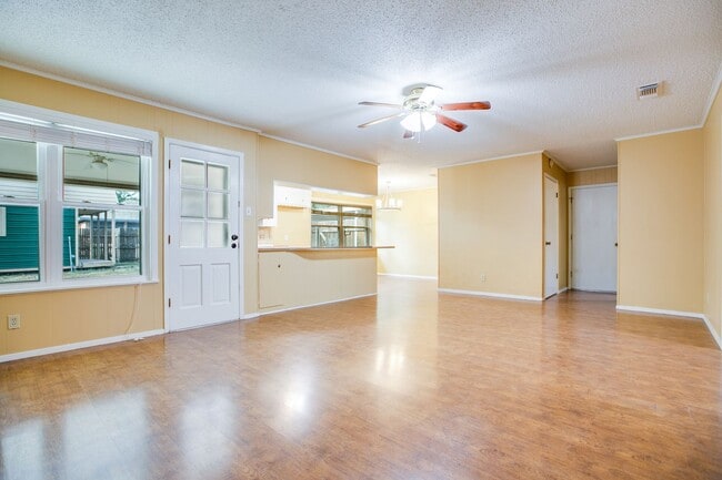Building Photo - 2713 Canyon Creek Dr