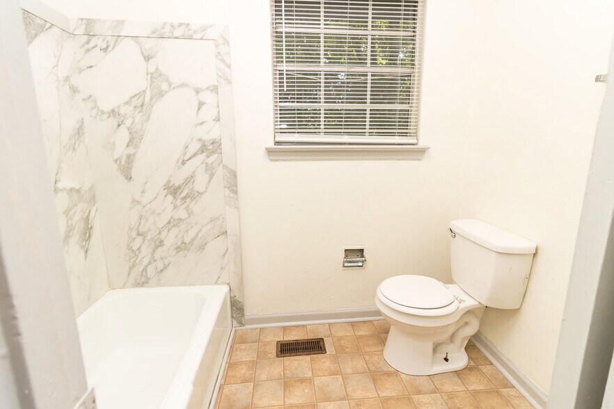 Building Photo - 5781 Taggart Dr