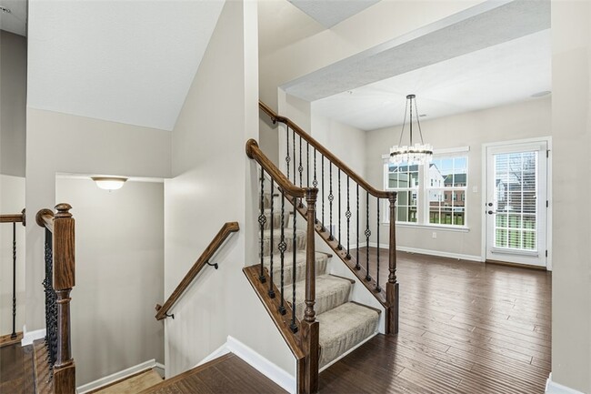 Building Photo - 1204 Pointe View Dr