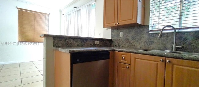 Building Photo - 2616 SE 14th Ave