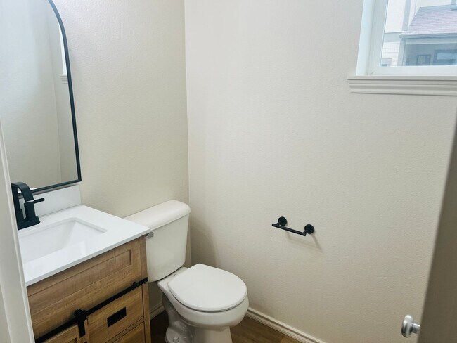 Building Photo - Wilsonville Villebois Community Offers Spacious End Unit Town Home