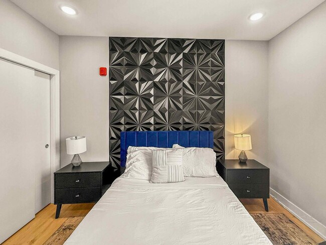 Building Photo - 28 Poplar St