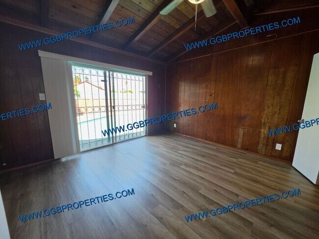 Building Photo - Gorgeous Turnkey 4 BD / 2.5 BA Home in Hawthorne