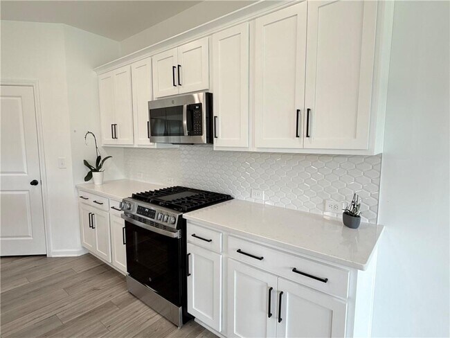 Building Photo - 207 Foxhill Dr