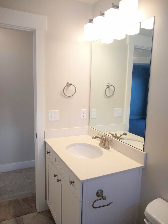 Building Photo - Bluffdale Townhouse Rental in Bringhurst S...