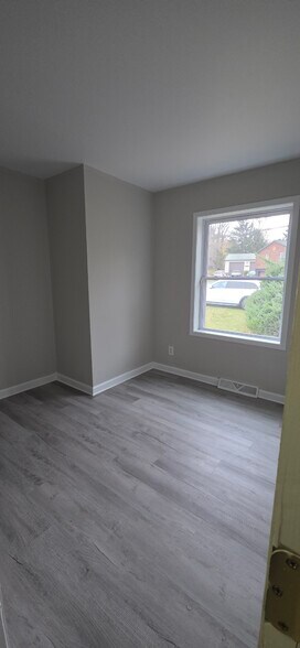 Building Photo - 10 Susquehanna Dr