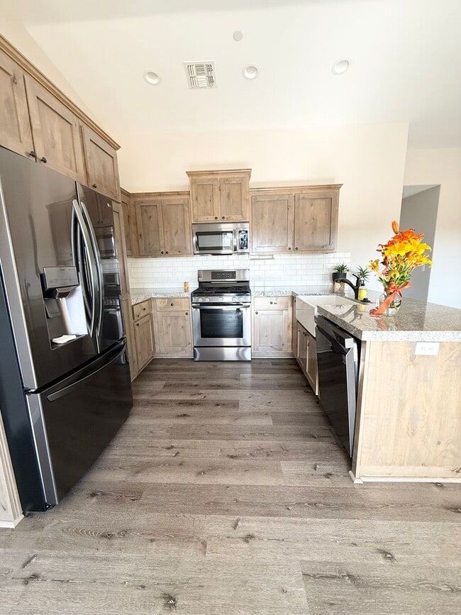 Building Photo - **COMING SOON ** 3 Bed 2 Bath Home