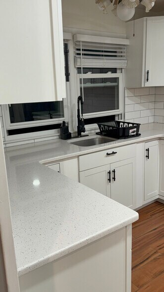 Building Photo - 797 Waksman Pl