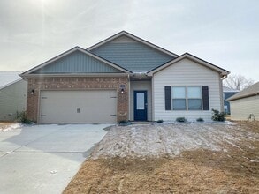 Building Photo - 135 Driftwood Lp