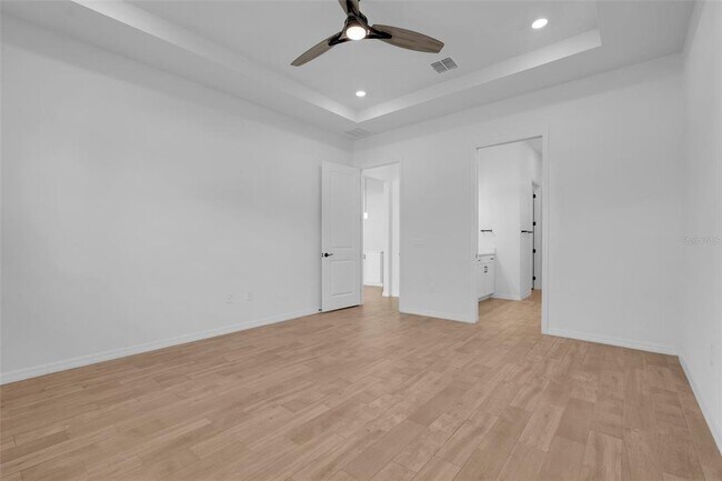 Building Photo - 10393 Pk Ests Ave