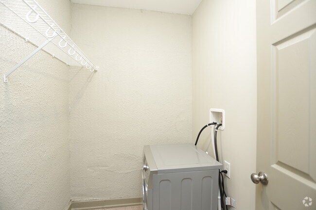 1BR, 1BA - 515 One Bed Unit/488 SF - White Hall Lofts