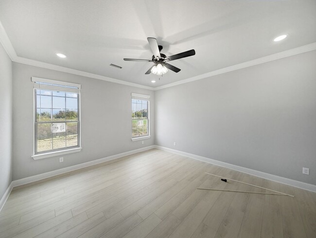 Building Photo - 257 Vicks Cir