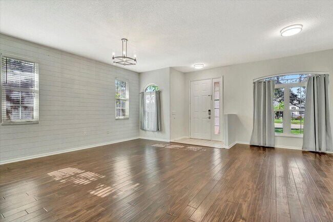 Building Photo - Beautiful 4 bed/ 3.5 bath Rental ~ Coming September