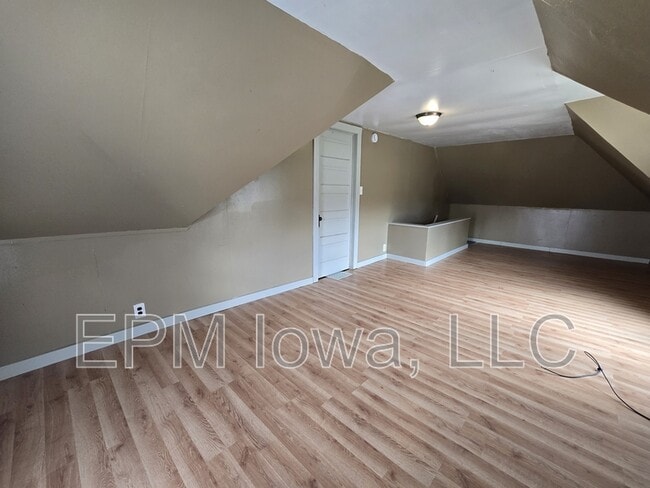 Building Photo - 823 Glenwood St