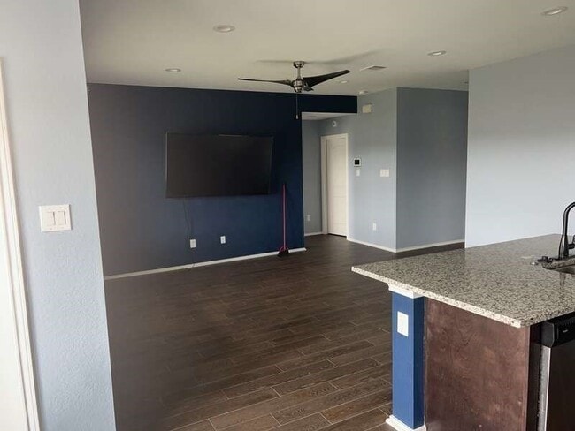 Building Photo - 14537 Montclair Way