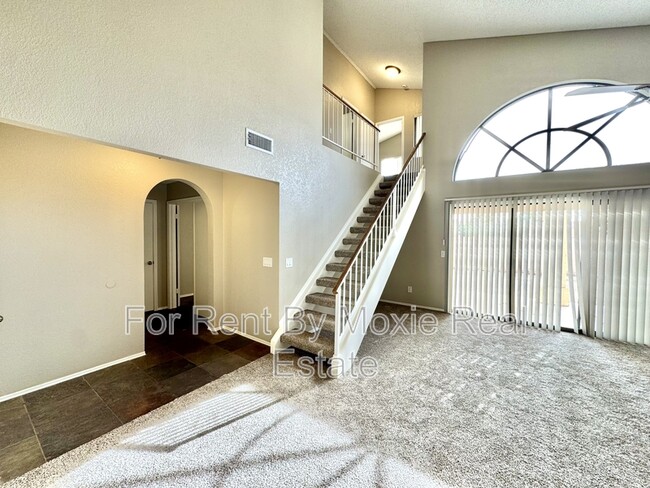 Building Photo - 4171 E Cholla Canyon Dr