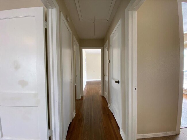 Building Photo - 4812 Roanoke St