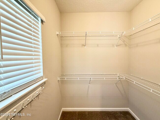 Building Photo - 417 Pine Bluff Dr