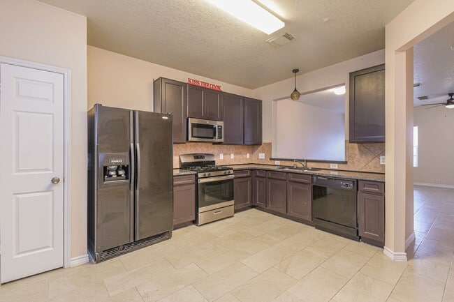 Building Photo - 29704 Sullivan Oaks Dr