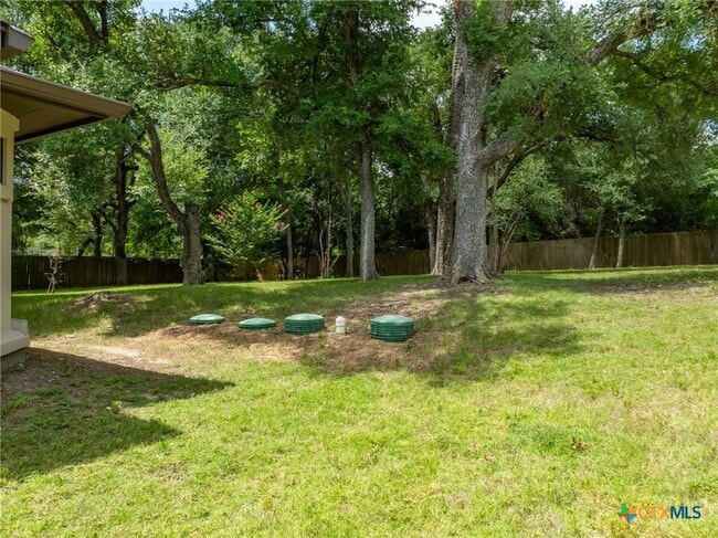 Building Photo - 1010 Woodland Bend Cir