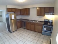 Building Photo - 909 Cook Ave