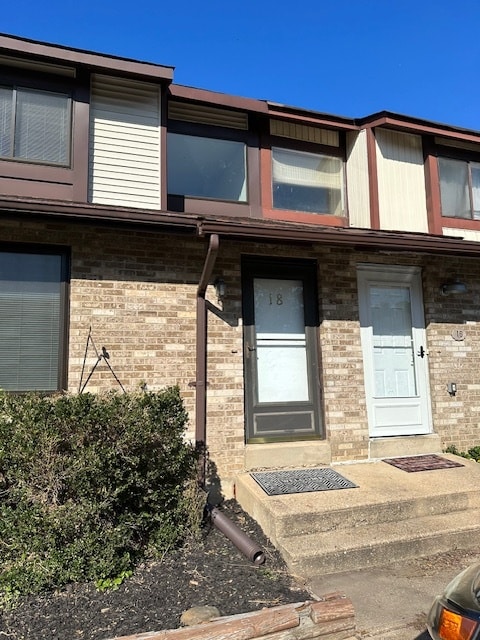 Building Photo - 18 Cedar Creek Ct