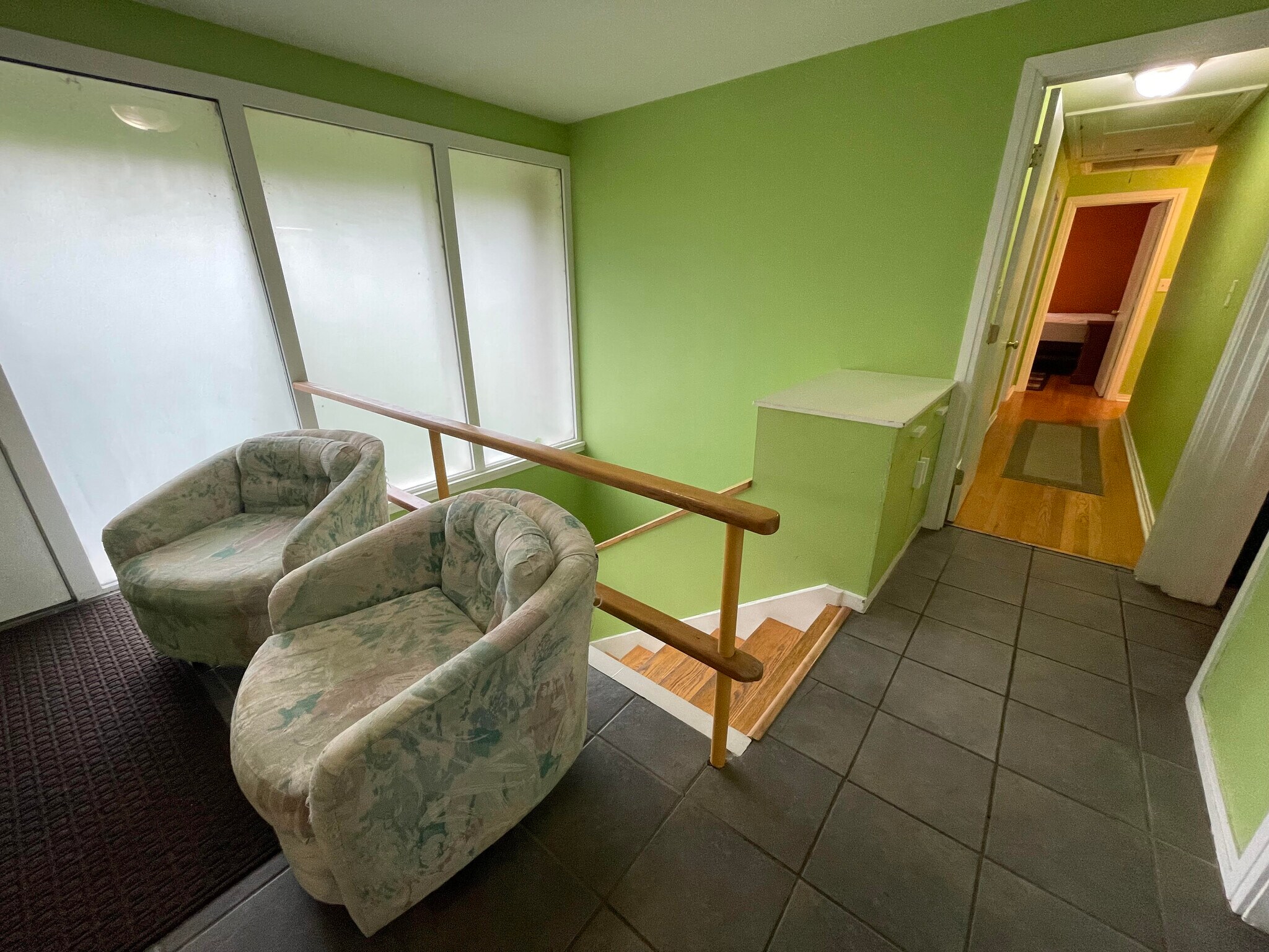 foyer - 419 Triphammer Rd