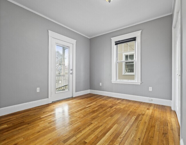 Building Photo - 55 Whitten St