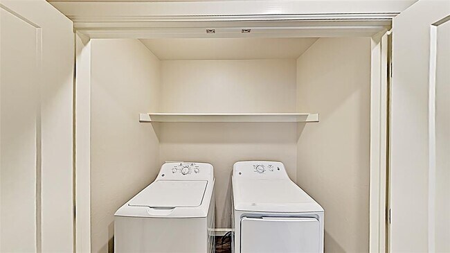 Building Photo - 5000 Avion Ct