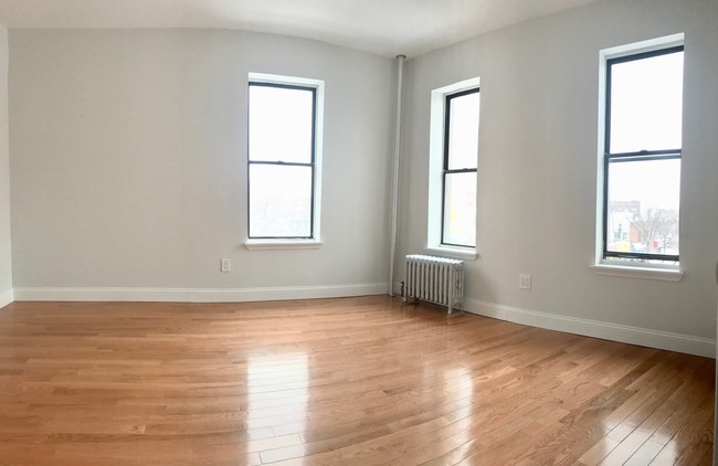 Primary Photo - 621 Lefferts Ave