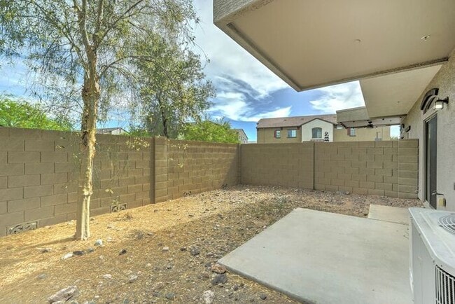 Building Photo - COMING SOON! Beautiful Townhome in Great Location