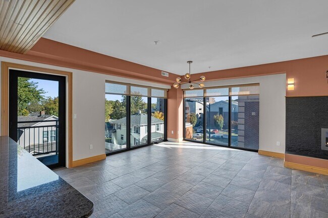 Building Photo - 1200 E Walnut St