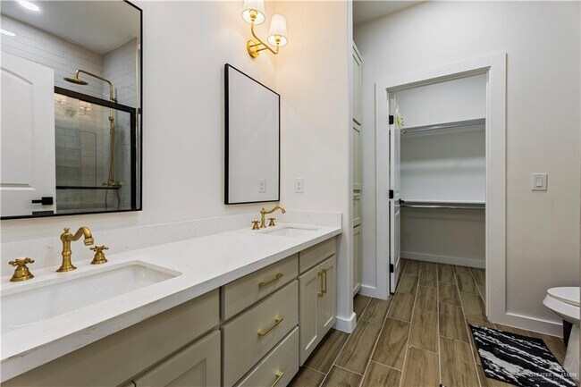 Building Photo - 11 Kika de la Garza Blvd