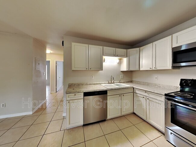 Building Photo - 3399 Green Briar Cir