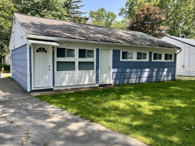 Building Photo - 1324 Clifton Ave