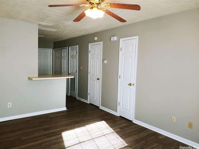 Building Photo - 2405 Washington Ave