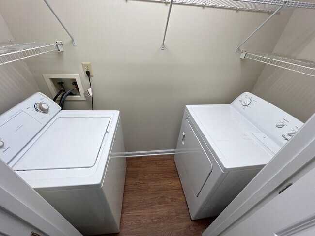 Building Photo - Taleeda 453-457