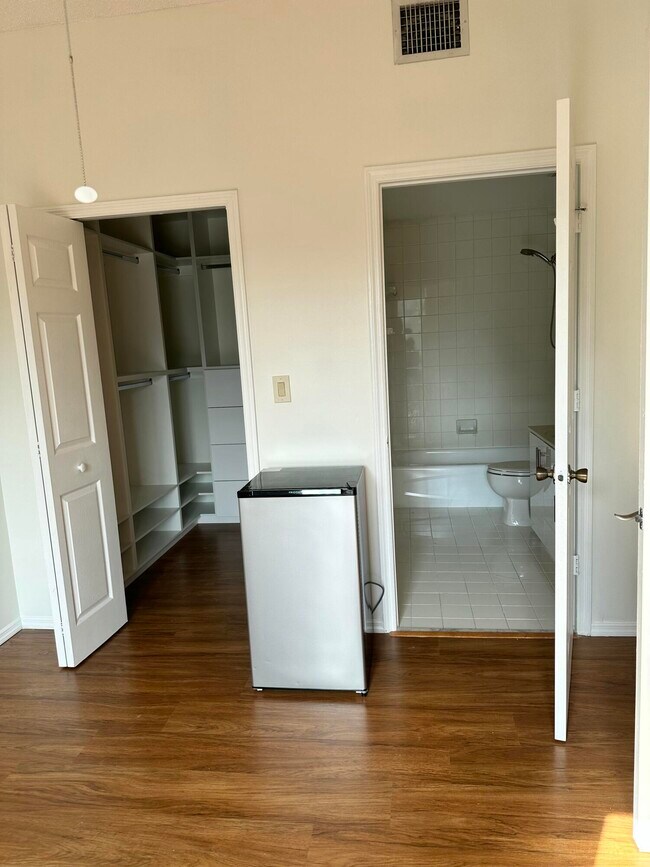 Building Photo - 7085 Nova Dr