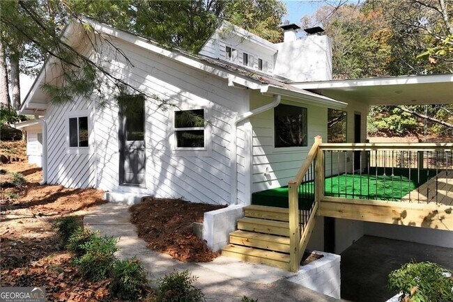 Building Photo - 75 Lake Dr