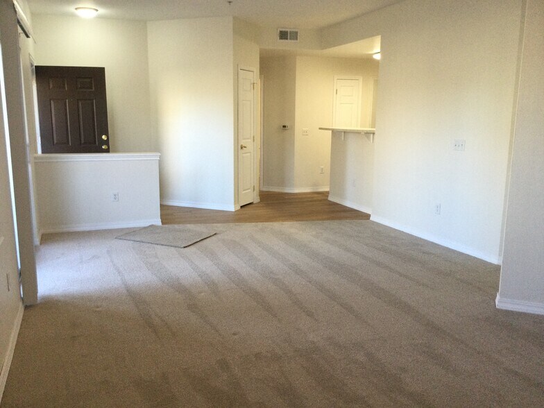 Building Photo - 12888 Ironstone Way