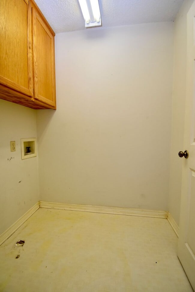 Building Photo - 2 Bedroom Duplex in Ruston
