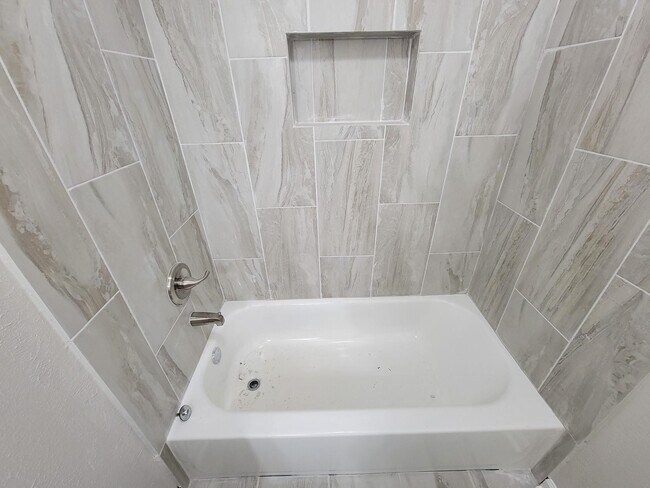 Building Photo - 4119 Holloway Dr
