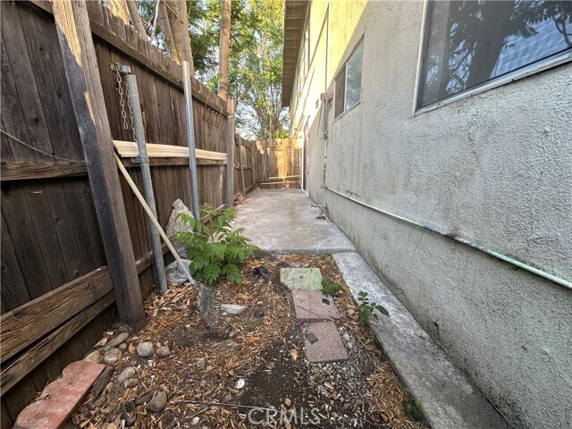 Building Photo - 607 N Dalton Ave